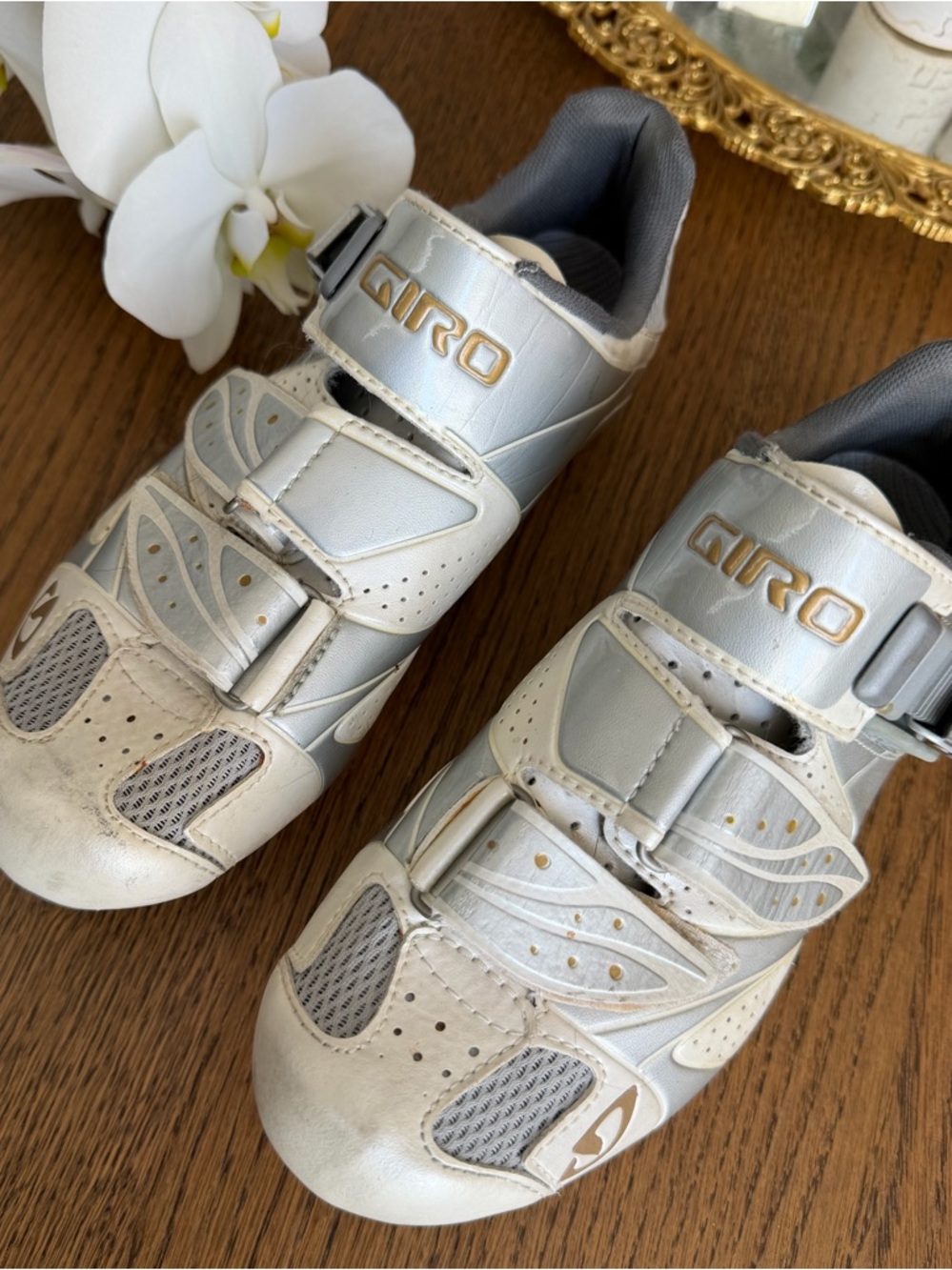 Giro Espada Women's Carbon Road Cycling Shoes Silver Delta Cleats